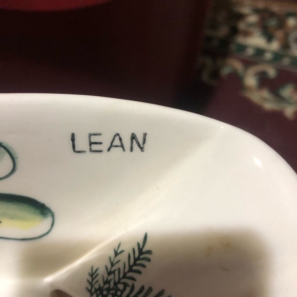 Vintage ceramic gravy Separator with Handle- hand painted vegtables. Great shape - Picture 4 of 8